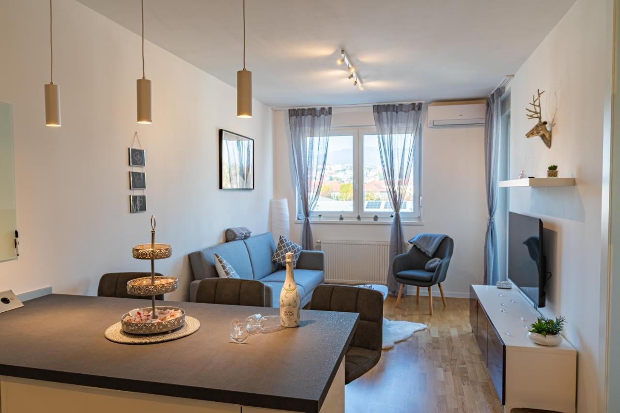 Flexible Selfcheckins 25 - Zagreb - Garage - Loggia - New - Luxury Apartment Luaran gambar