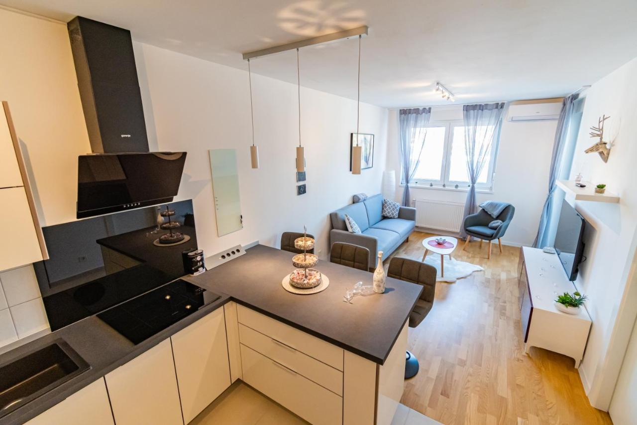 Flexible Selfcheckins 25 - Zagreb - Garage - Loggia - New - Luxury Apartment Luaran gambar
