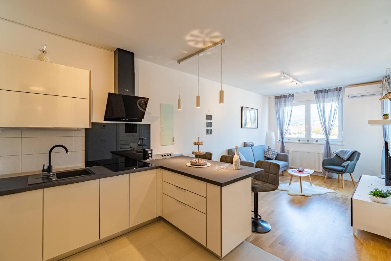Flexible Selfcheckins 25 - Zagreb - Garage - Loggia - New - Luxury Apartment Luaran gambar