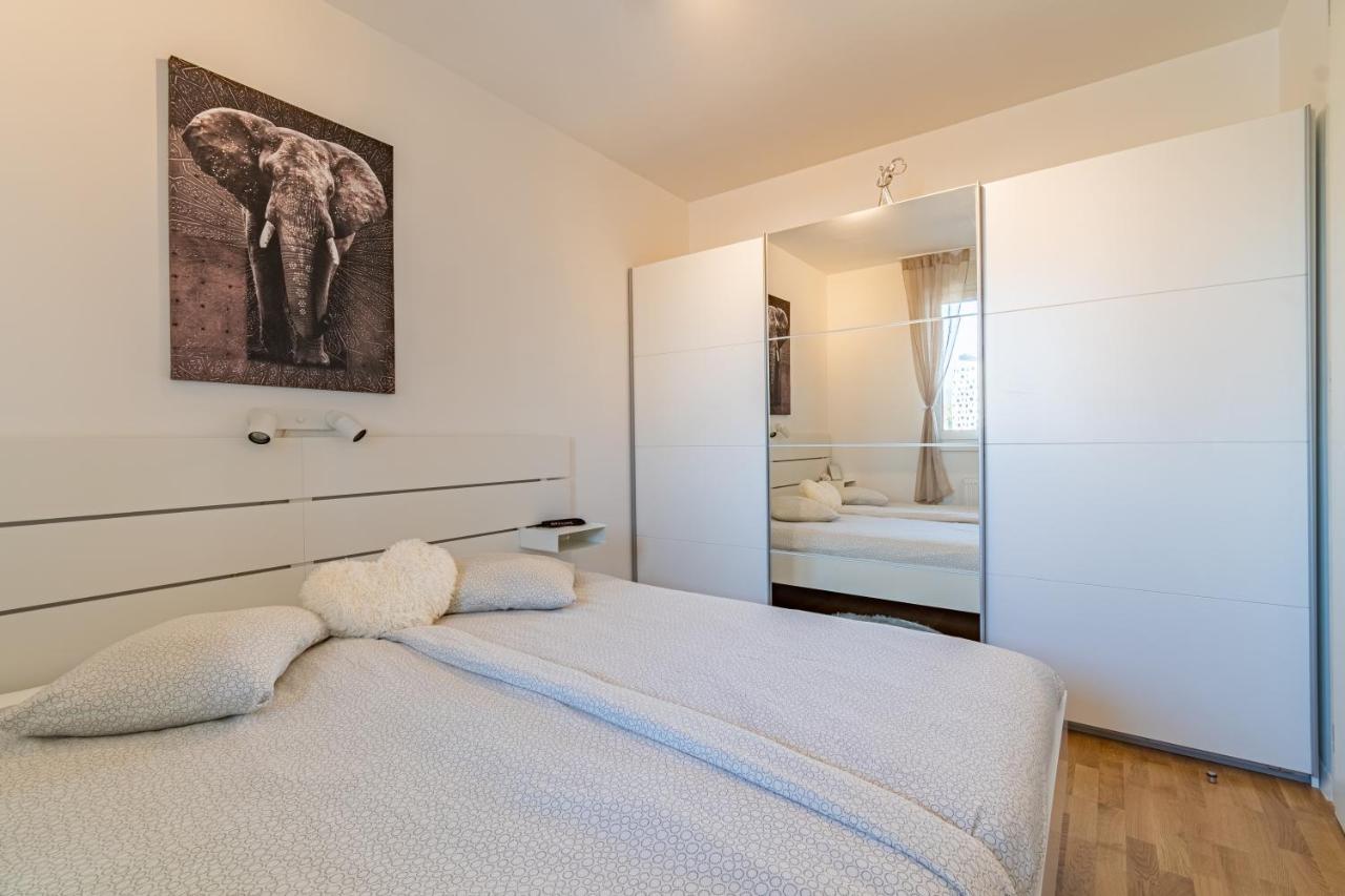 Flexible Selfcheckins 25 - Zagreb - Garage - Loggia - New - Luxury Apartment Luaran gambar